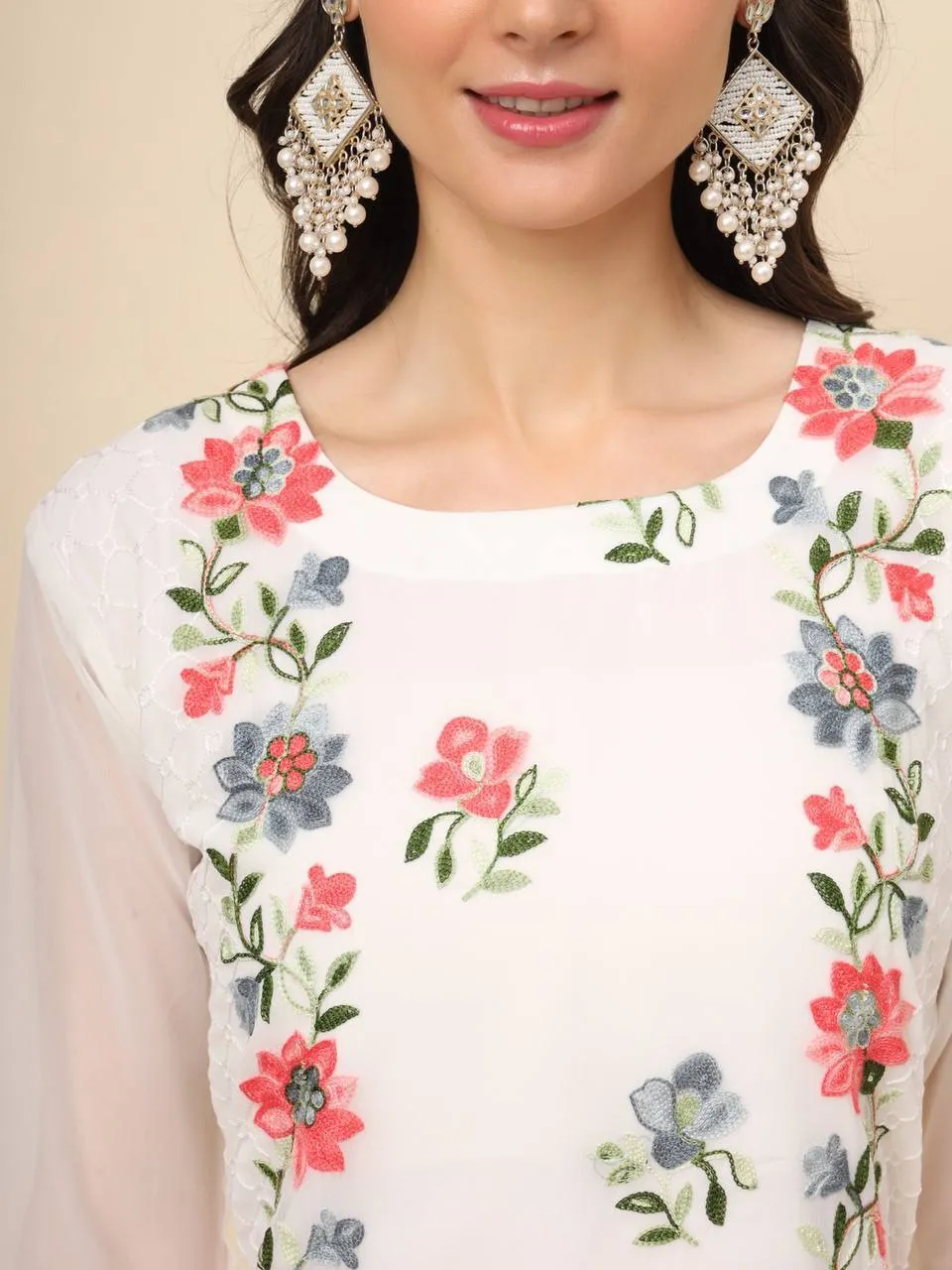 Beautiful Women's Lucknow Chikankari Kurti