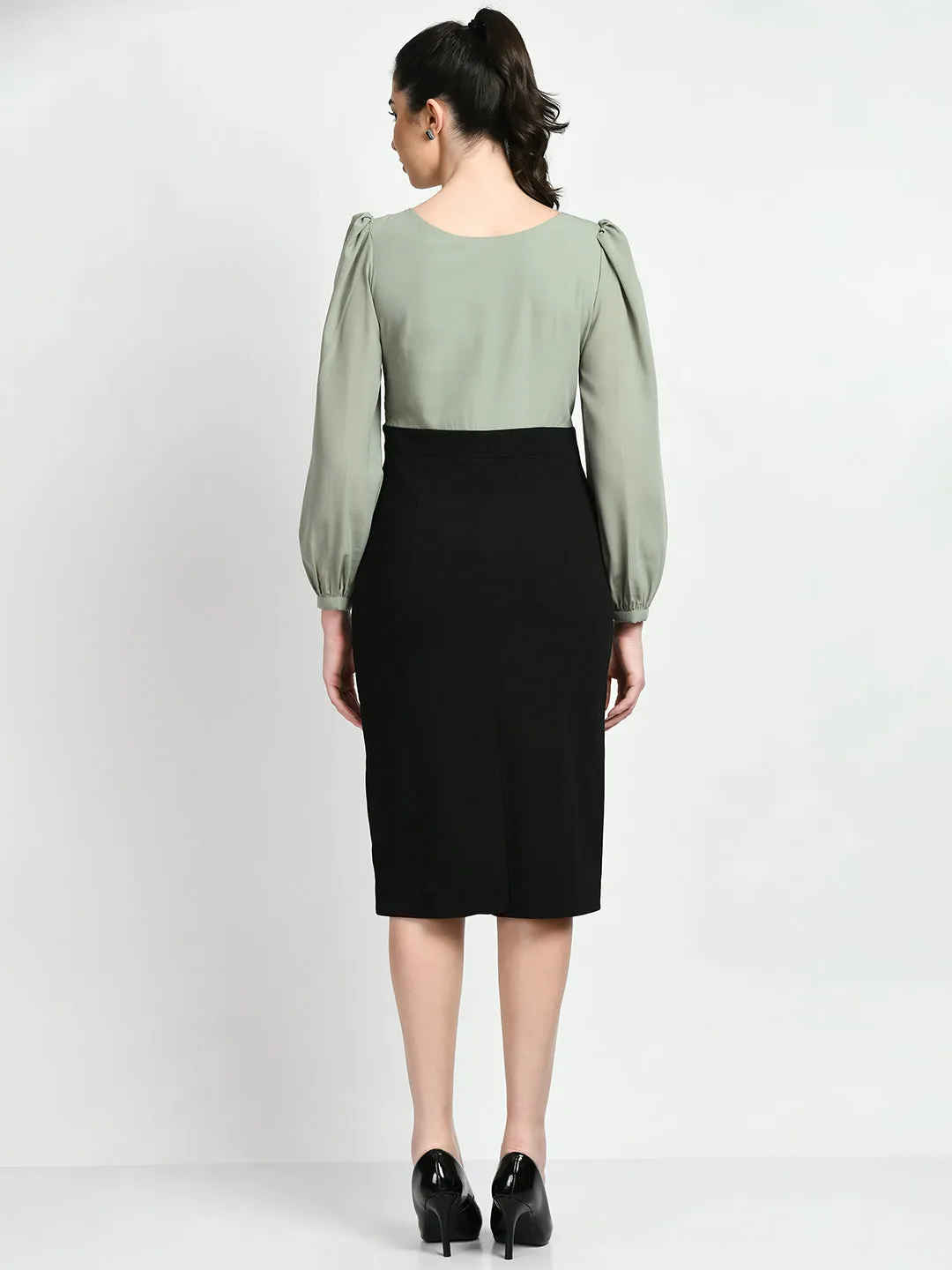 Exude Style Colour Blocked Sheath Dress (Black   Pista Green)