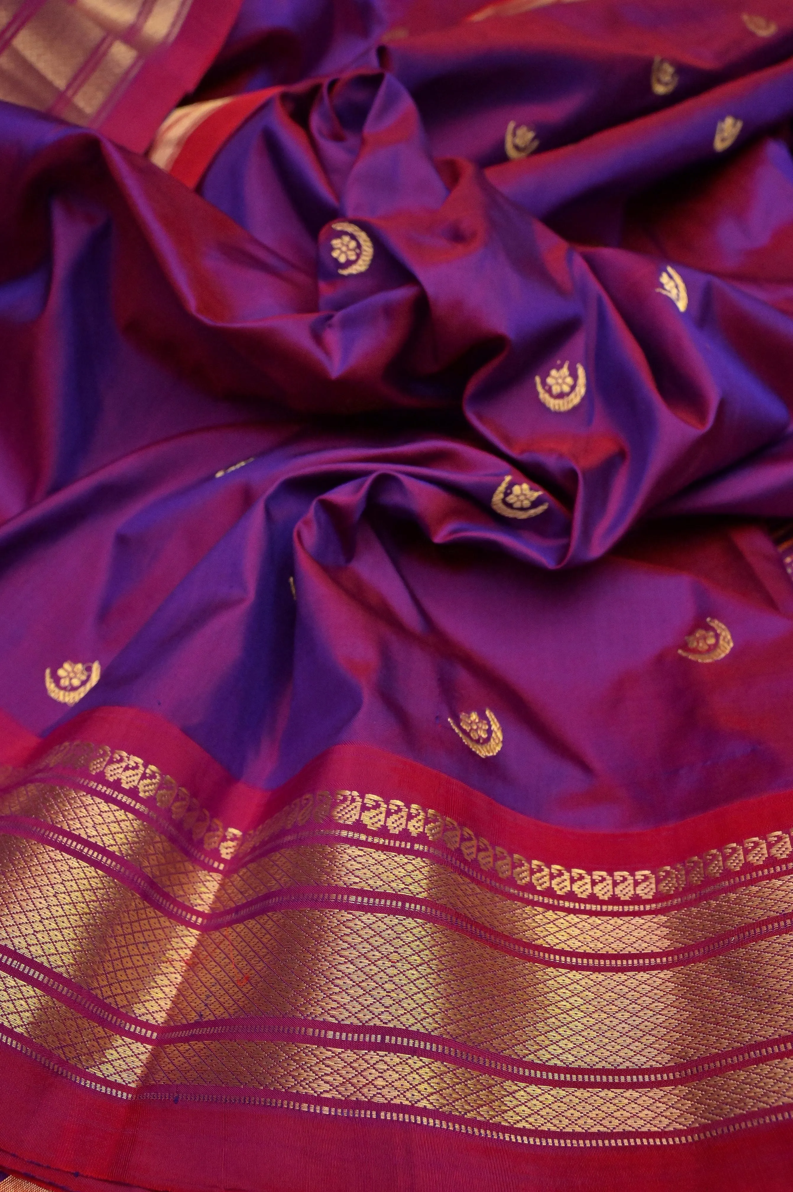 Violet and Red Color Dual Tone Yeola Paithani Silk Saree with Chand Buti